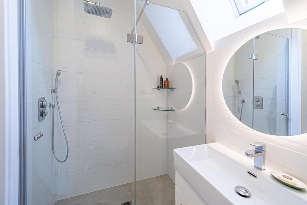 Sky Apartment With Free Parking And Balcony & Ac Kaunas Exterior photo