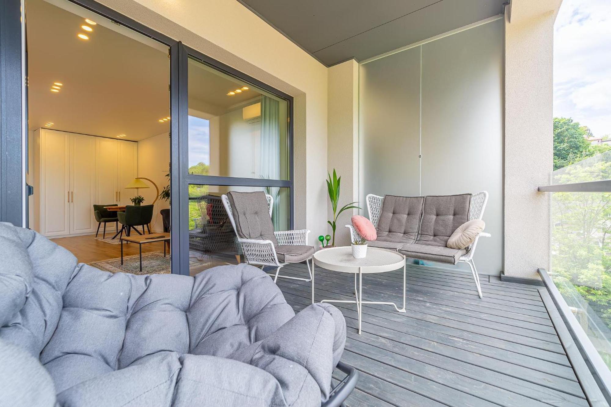 Sky Apartment With Free Parking And Balcony & Ac Kaunas Exterior photo